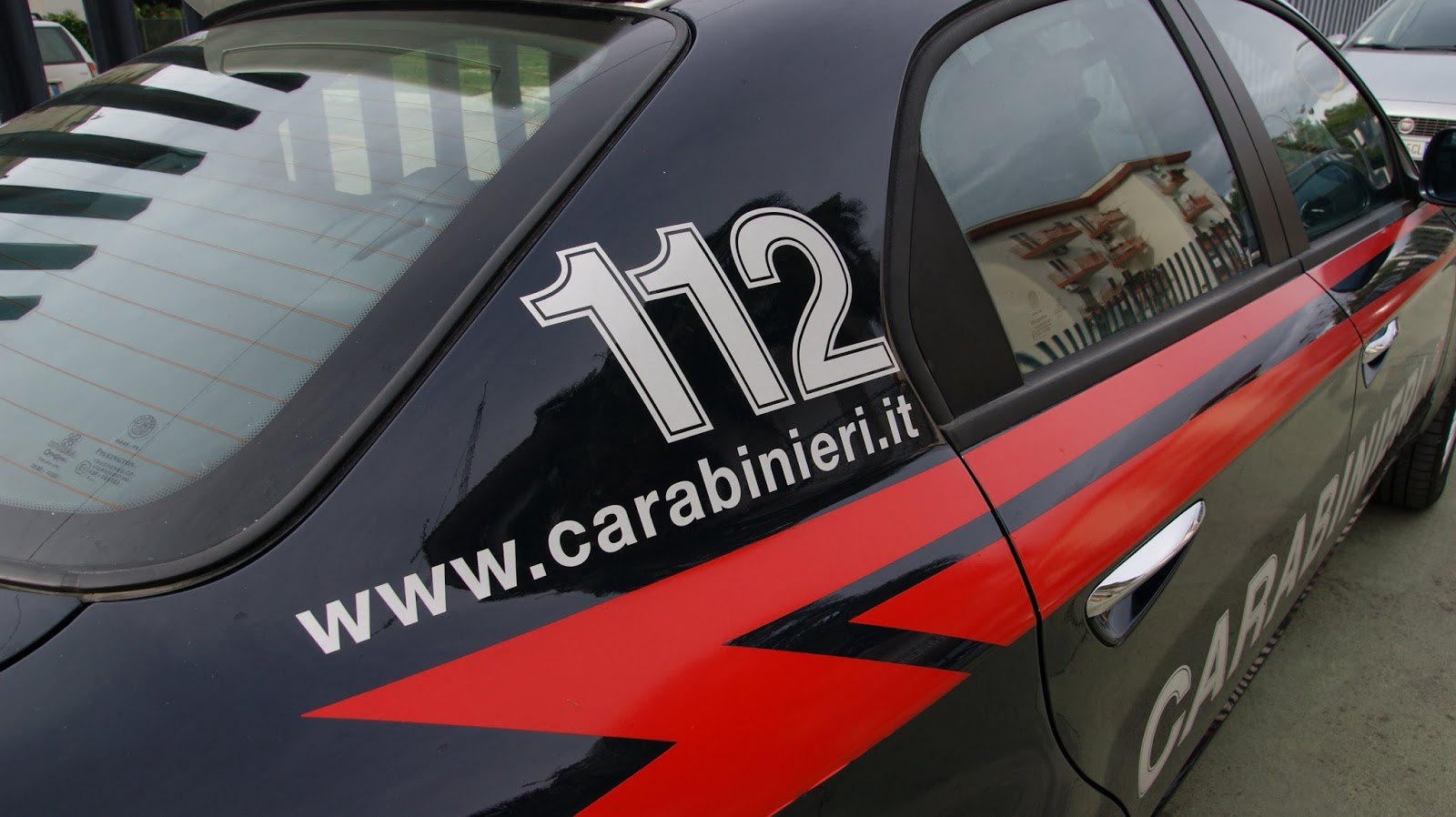 Matera, pedinamenti e molestie per costringere una 26enne a iniziare una relazione. 31enne arrestato dai Carabinieri