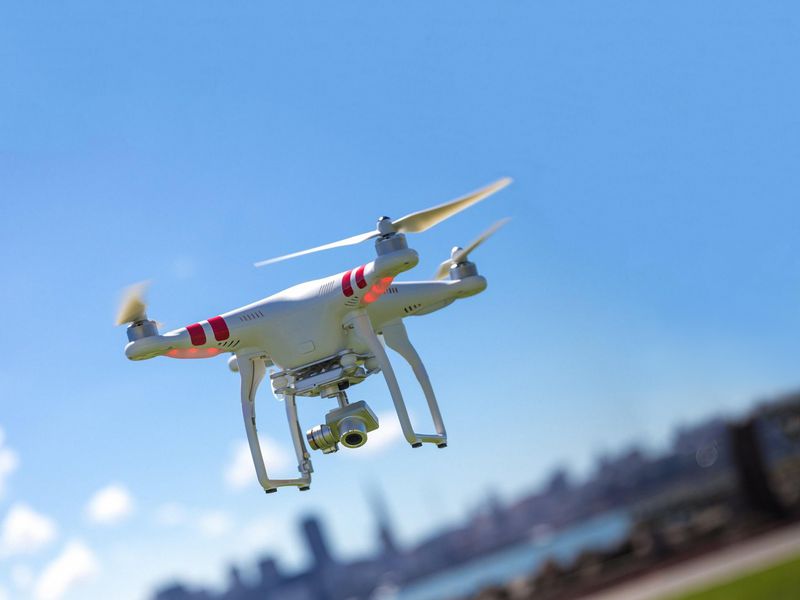 Vende drone online a un prezzo conveniente ma è un raggiro. Denunciato truffatore della provincia di Matera