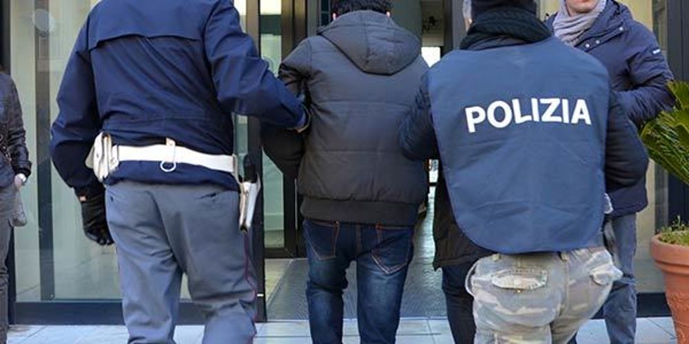 Ai domiciliari a Pisticci, era in una campagna nei pressi di Craco. 32enne pluripregiudicato arrestato dalla Polizia