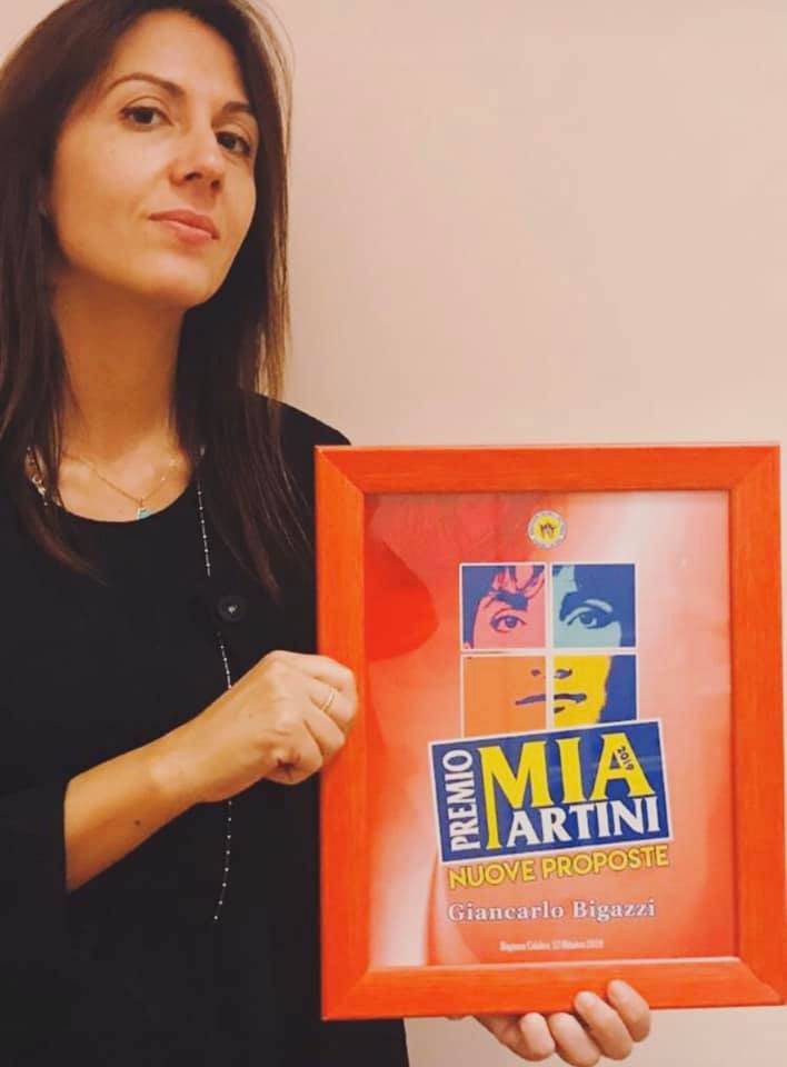 Premio Mia Martini 2019, Alessandra Nicita con “Per nessun motivo al mondo” riceve il “Premio Giancarlo Bigazzi 2019” nella sezione Nuove Proposte