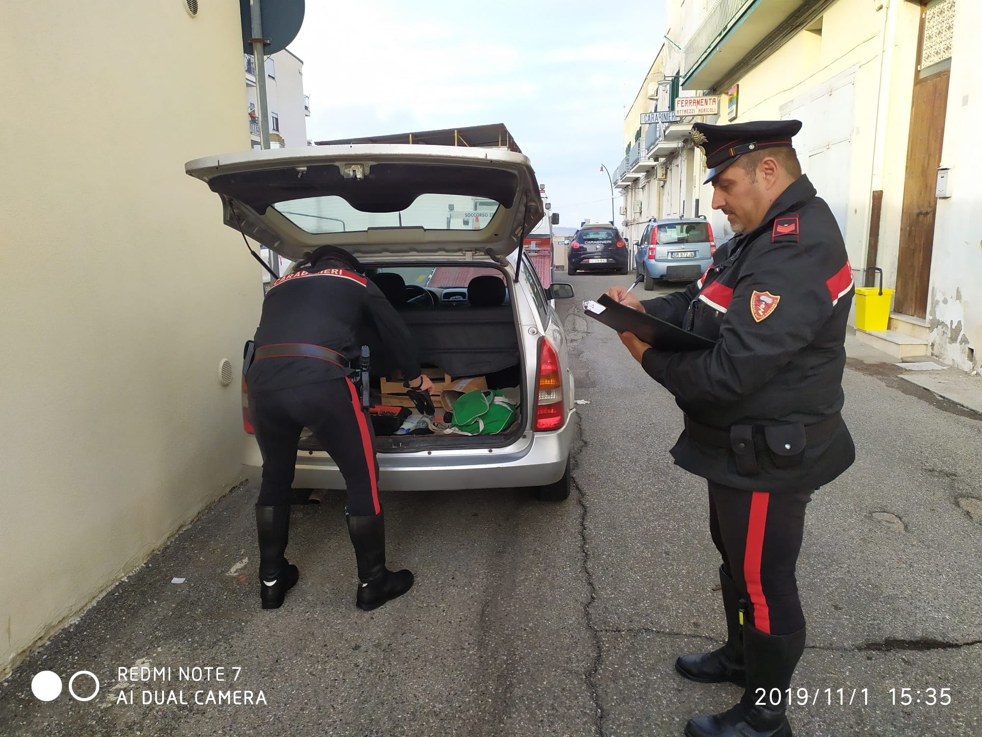Strappa la borsa a una signora e fugge in auto. 35enne arrestato dai Carabinieri di Ferrandina,  complice denunciata