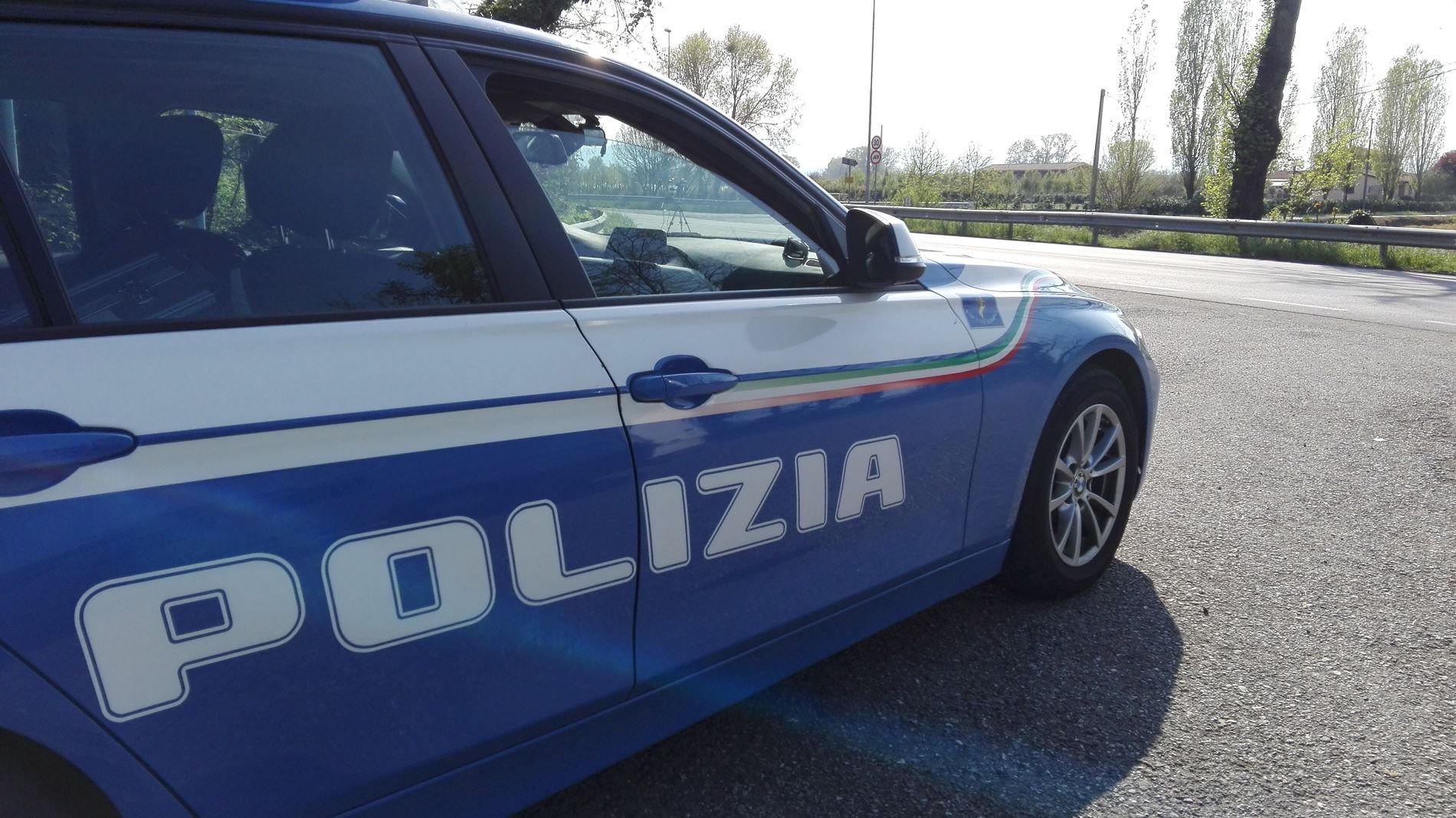 Picchia la convivente che si chiude in bagno e chiama la Polizia: 41enne di Potenza arrestato a Parma