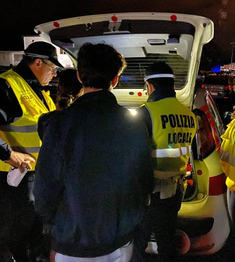 Matera: provoca un incidente in via Gravina, è positiva all’alcol test. La Polizia locale denuncia e ritira la patente a una 35enne