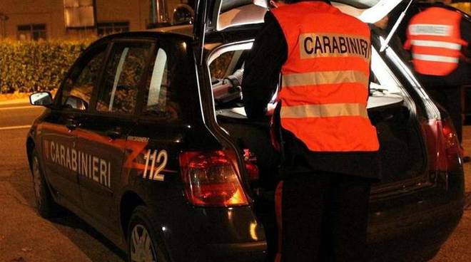 Marijuana nella borsa a tracolla e nella fodera del giubbotto. 28enne arrestato a San Mauro Forte (MT) dai Carabinieri