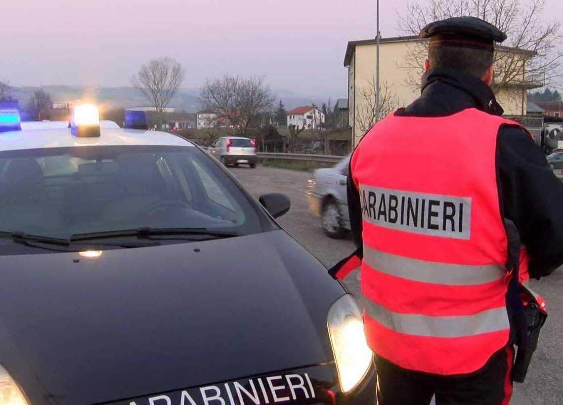 Pisticci: in auto con 534 candelotti con polvere da sparo, 50enne denunciato dai Carabinieri. Controlli a tappeto dell’Arma: 27 denunce e 7 patenti ritirate