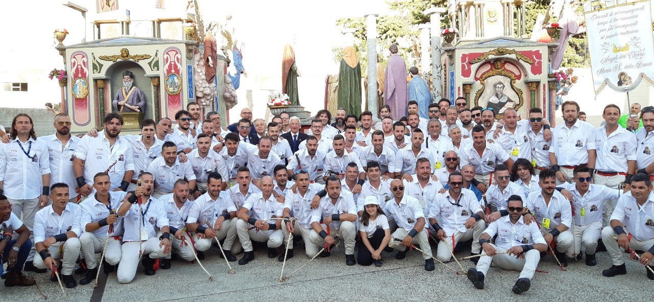 #IORESTOINCASsA, a Matera l’iniziativa solidale degli Angeli del Carro