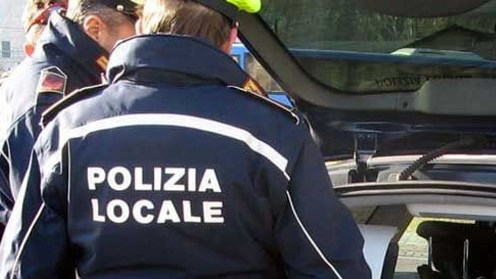 Controlli della polizia locale a Matera nel fine settimana, sanzioni e denunce per inosservanza delle norme