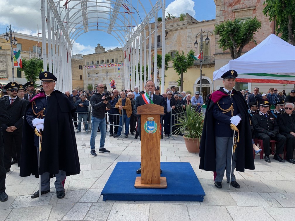 Matera, breve ma solenne cerimonia in piazza Vittorio Veneto organizzata dalla Prefettura il 2 Giugno