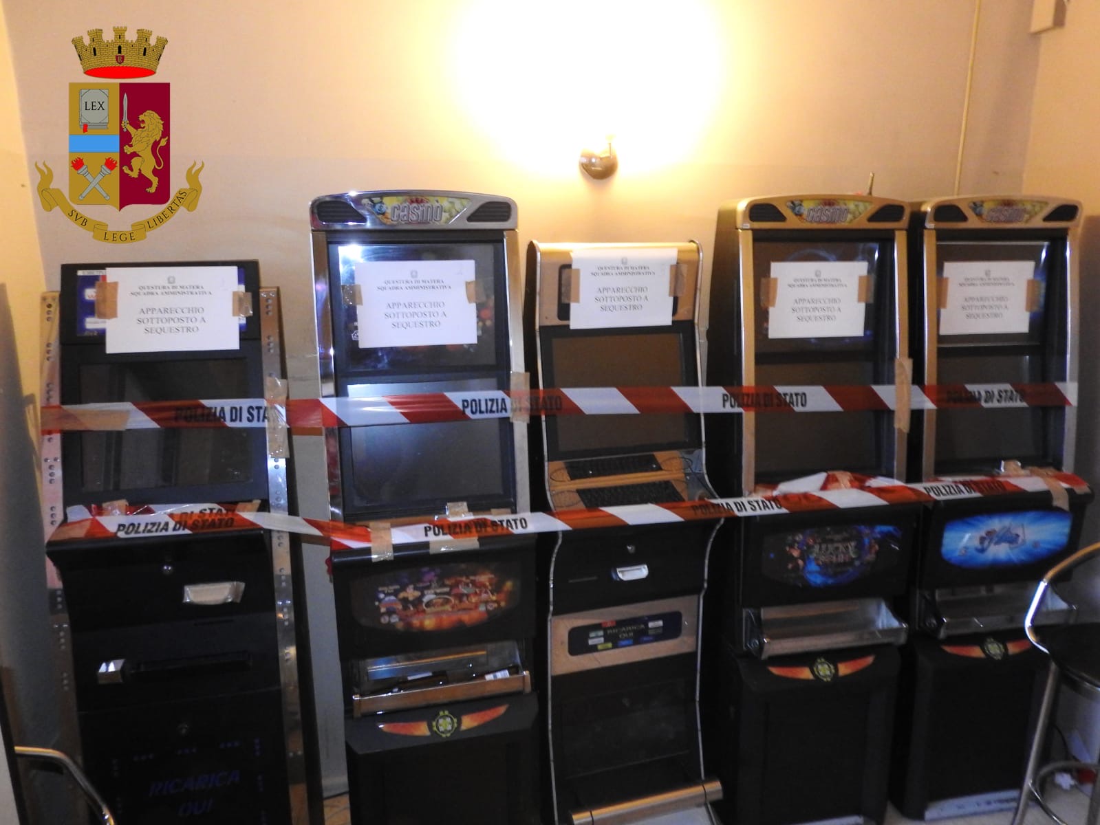Sanzione di 50mila euro e 5 slot machine sequestrate dalla Polizia in un bar di Matera
