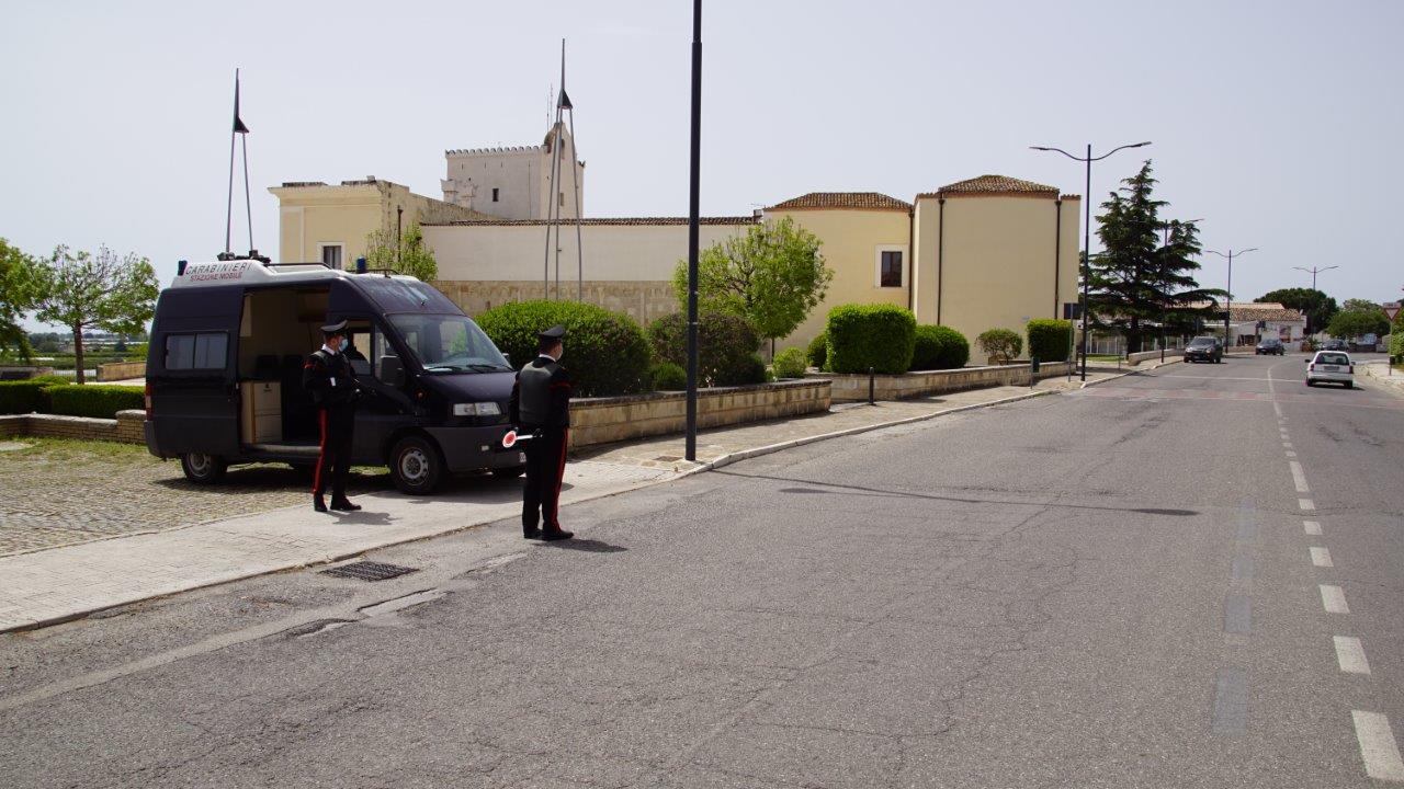 Dà fuoco a sterpaglie, 31enne denunciato dai Carabinieri