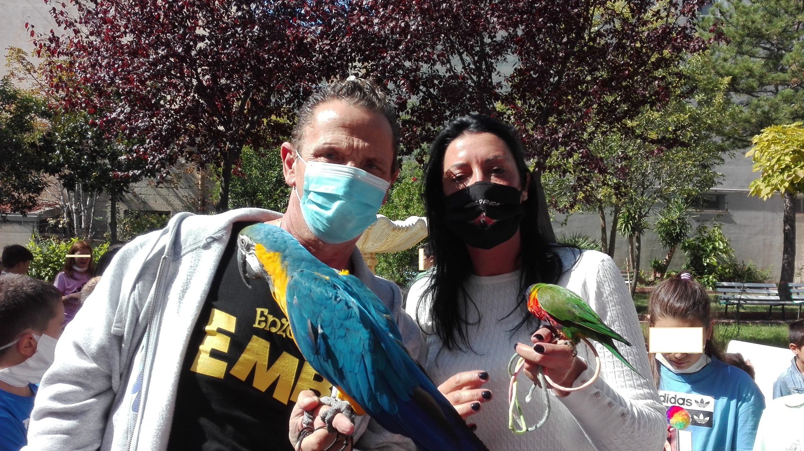 Il 23 a Tursi approda il mondo dei pappagalli con due guide d’eccezione:  l’attore Enzo Salvi e Chiara Alessandrini