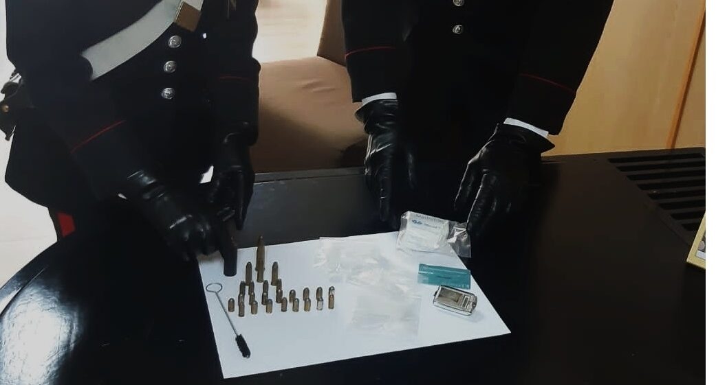 Matera, cocaina e munizioni nascoste nello scantinato. 38enne denunciato dai Carabinieri
