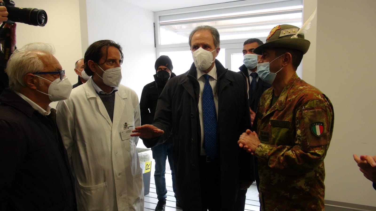 Il presidente Bardi: “Complimenti al generale Figliuolo che ha raggiunto l’obiettivo delle 500.000 vaccinazioni al giorno”