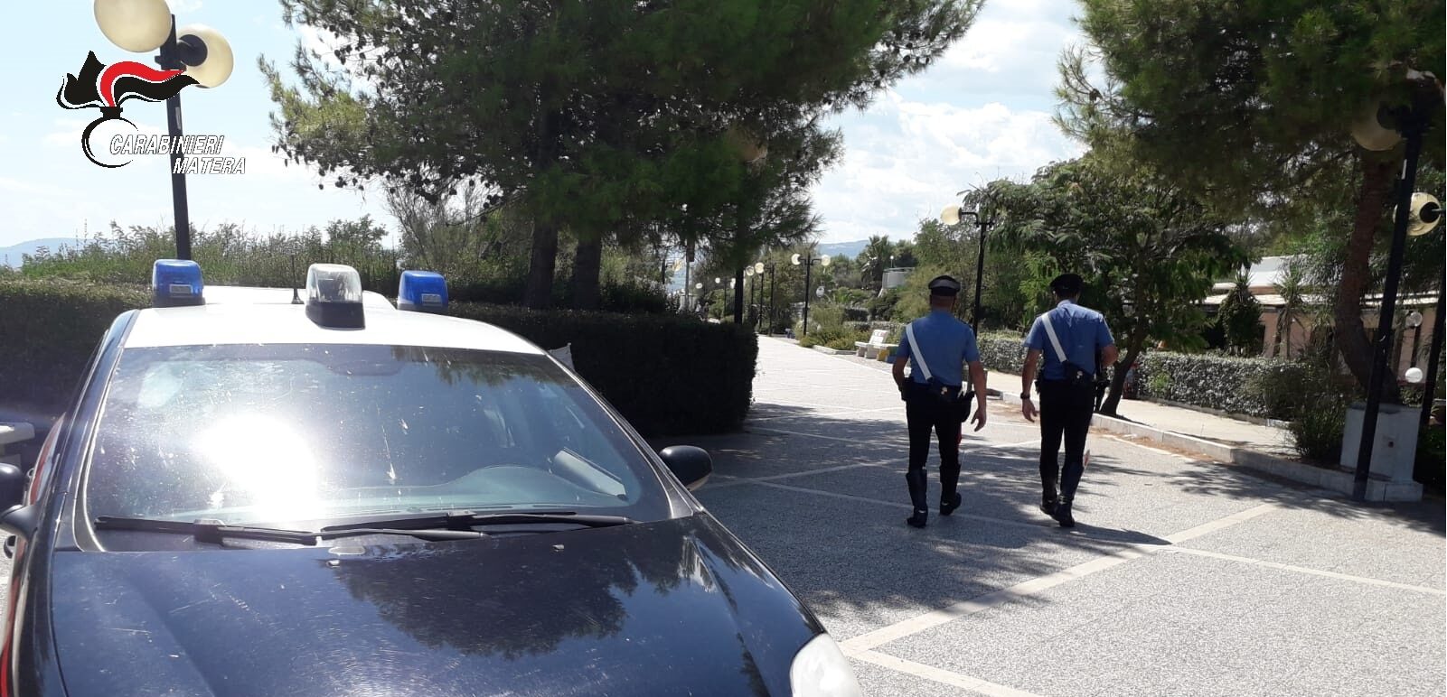 Policoro, scippa la borsa a una signora e fugge. Un passante riprende la scena con lo smartphone, 23enne arrestato dai Carabinieri