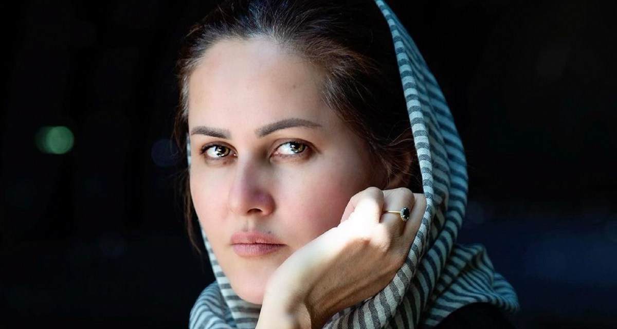 “Stanno arrivando per ucciderci”, l’appello straziante della regista afghana Sahraa Karimi