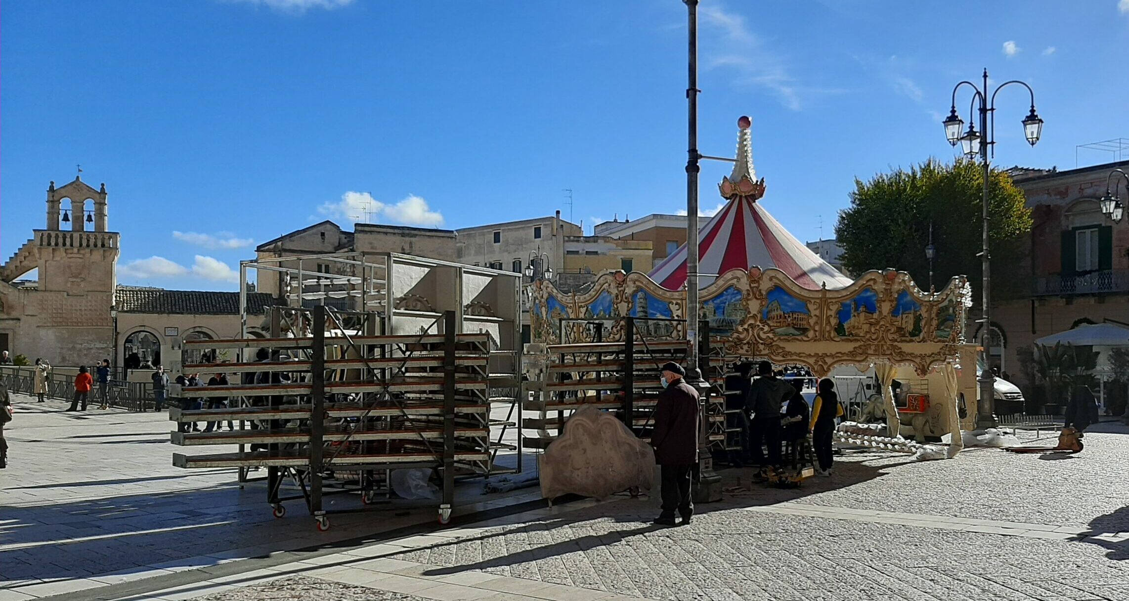 Matera, un tuffo nel passato in piazza Vittorio Veneto con la suggestiva giostra dei cavalli