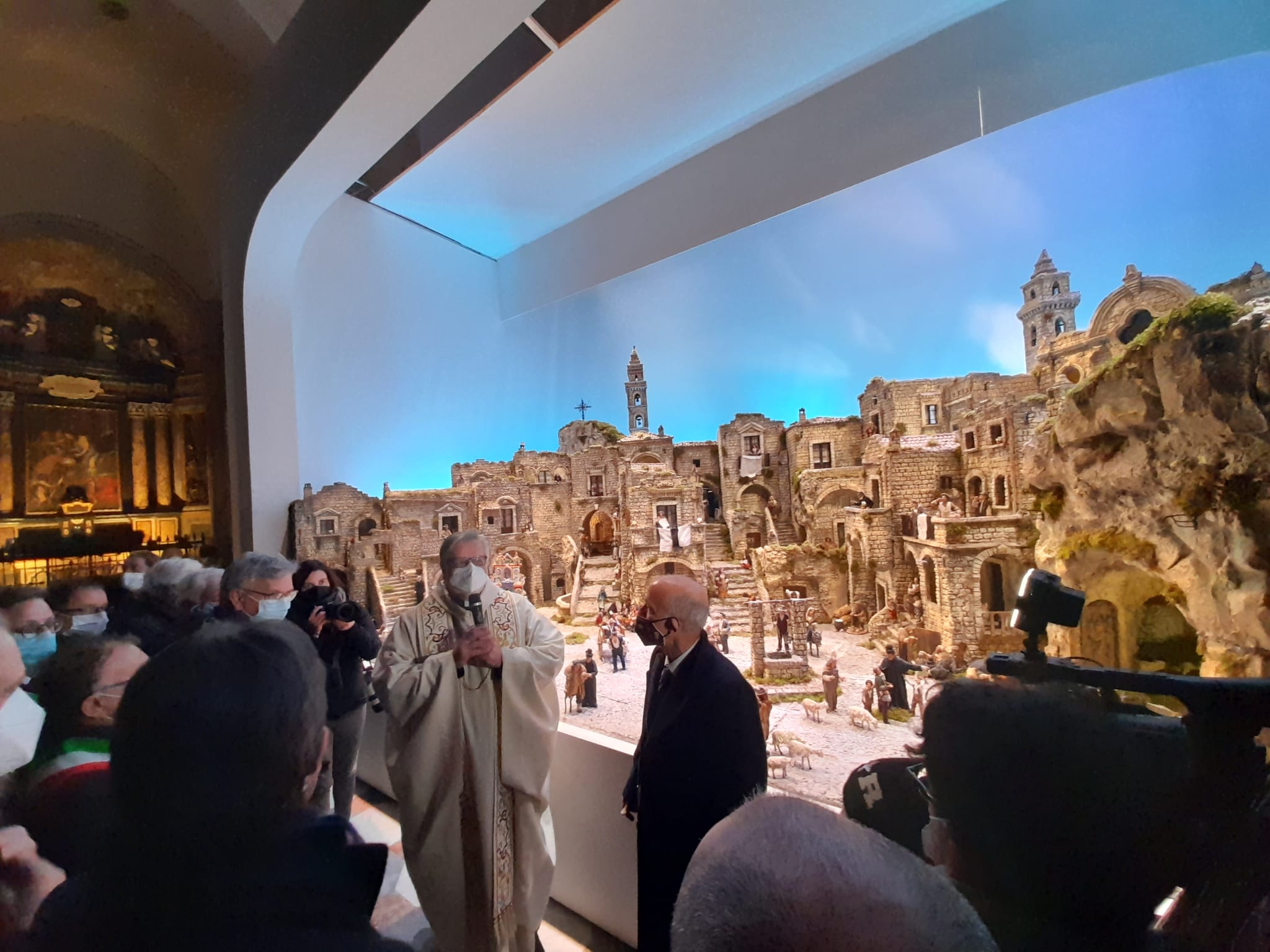 Inaugurato nel Duomo di Torino il Presepe Monumentale della Basilicata realizzato dall’artista lucano Franco Artese