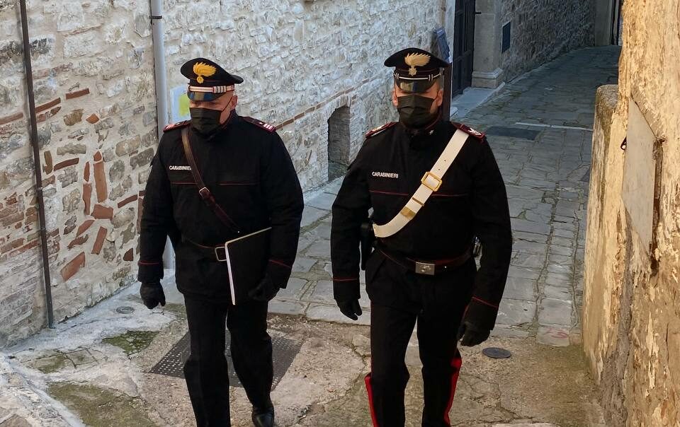 Tenta il suicidio a Garaguso, i Carabinieri lo salvano