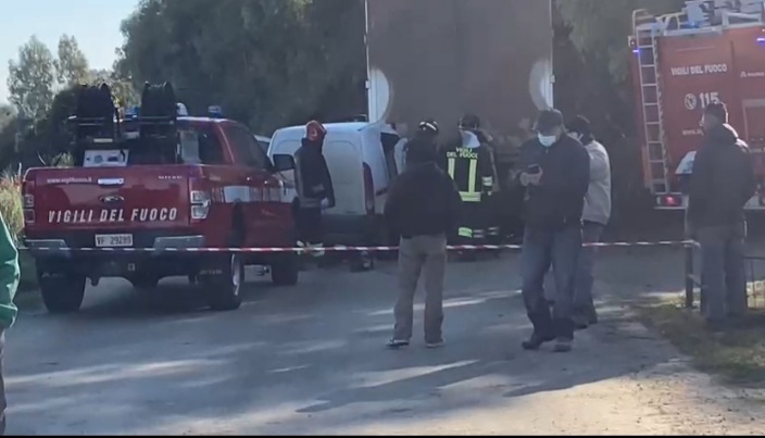 Incidente mortale a Tursi. Un uomo perde la vita nello scontro tra un furgoncino e un camion