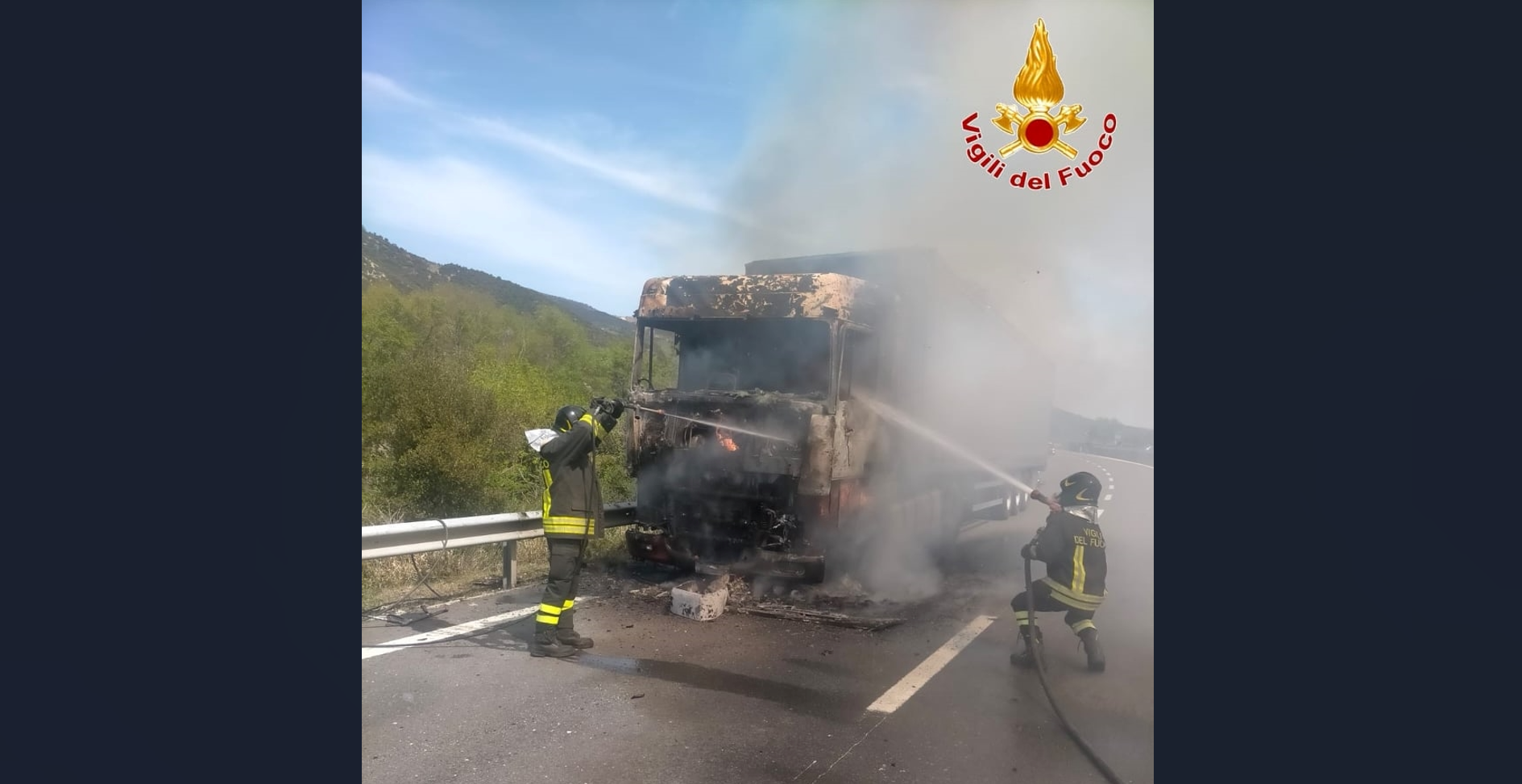 In fiamme nei pressi di Calciano il vano cabina di un camion che trasportava carbonato di calcio, intervento dei Vigili del Fuoco