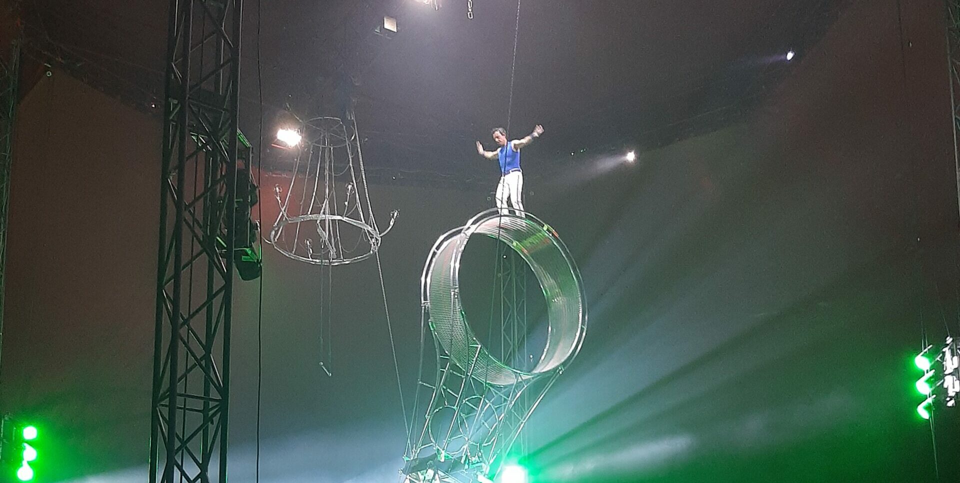 A Matera il  Circus Atmosphere: gli animali sono solo ologrammi ma la magia del circo è quella di sempre