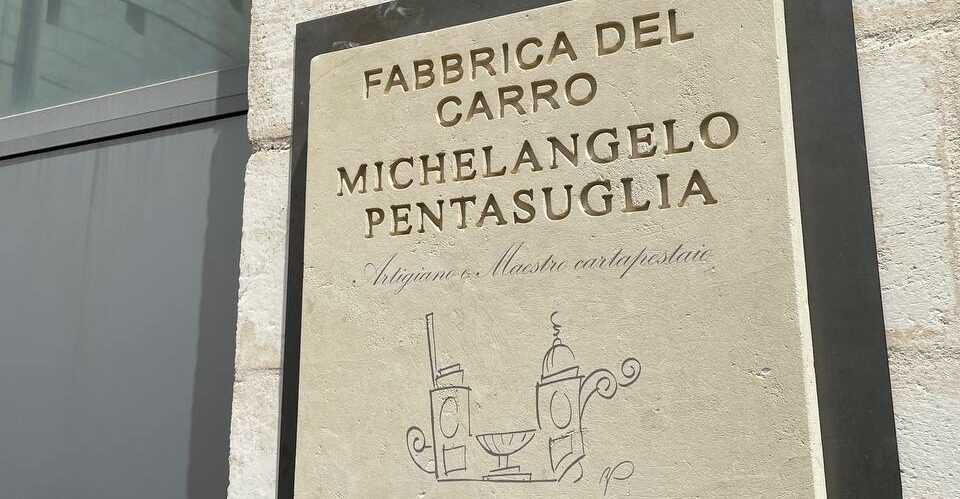 Matera, cerimonia di intitolazione della “Fabbrica del Carro” alla memoria del Maestro cartapestaio Michelangelo Pentasuglia