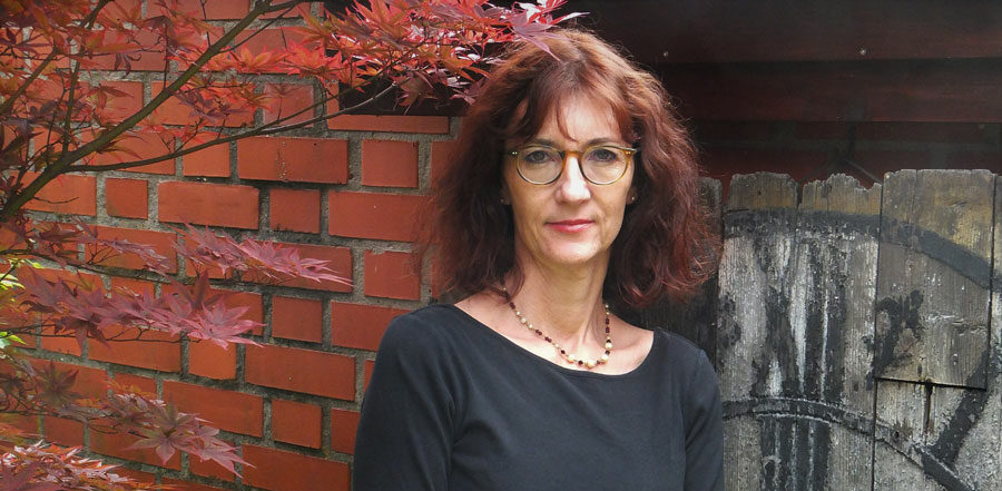 “Ivana davanti al mare”: il nuovo romanzo di Veronika Simoniti disponibile in libreria e negli store digitali