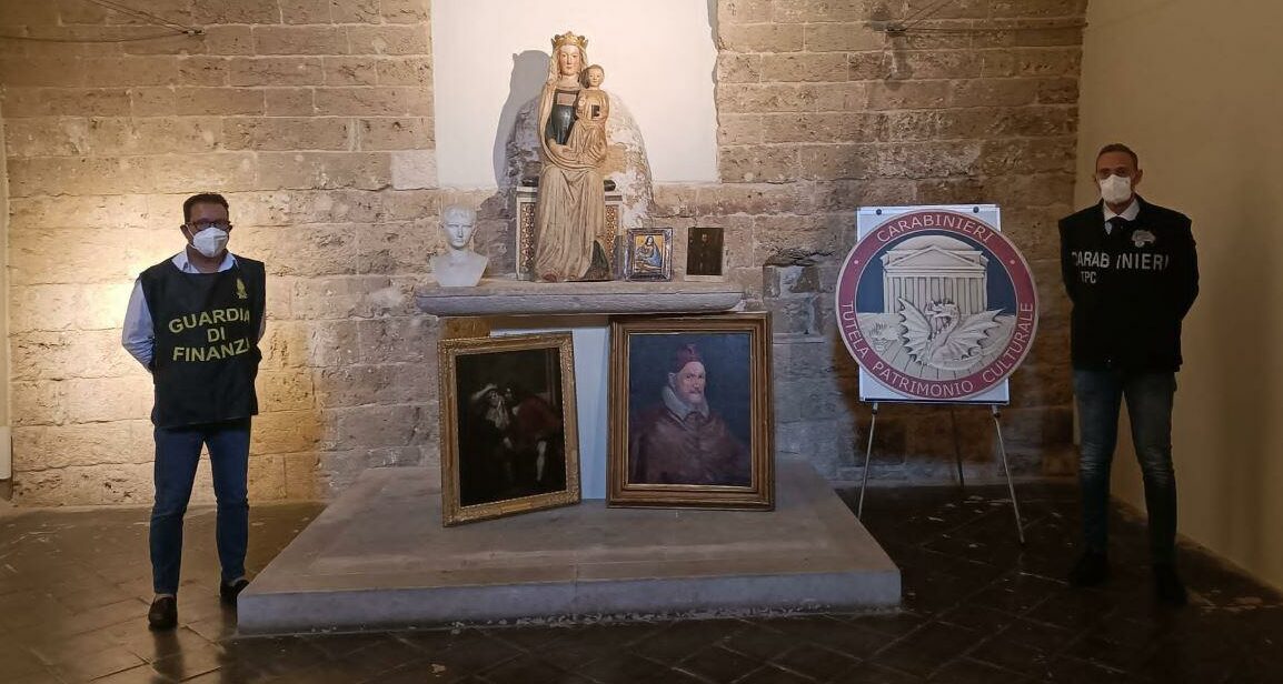 Sequestrata dalla Finanza, insieme ai Carabinieri del Nucleo Tutela Patrimonio Culturale, un’importante collezione di beni culturali e archeologici detenuta da un facoltoso collezionista della provincia di Bari