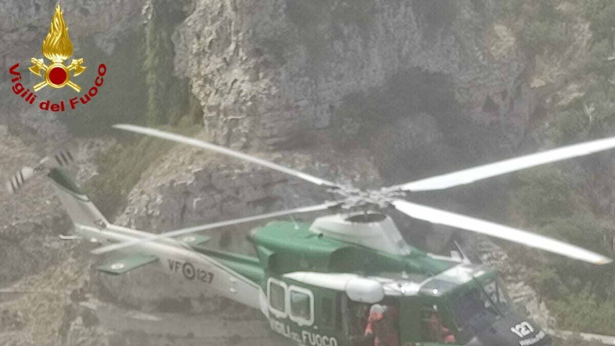Matera: turista cade nella Gravina e si frattura una gamba, intervento dei Vigili del fuoco