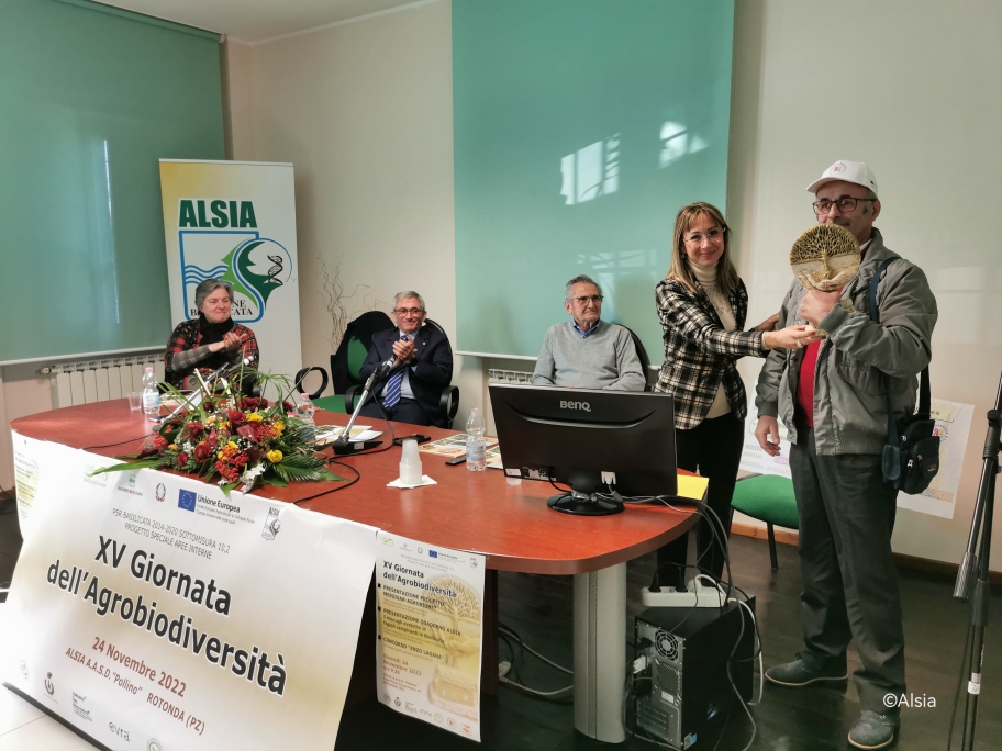 A Rotonda (PZ), aggiudicato il Premio ALSIA “Enzo Laganà” 2022 al miglior agricoltore custode nella XV edizione della Giornata dell’Agrobiodiversità della Basilicata
