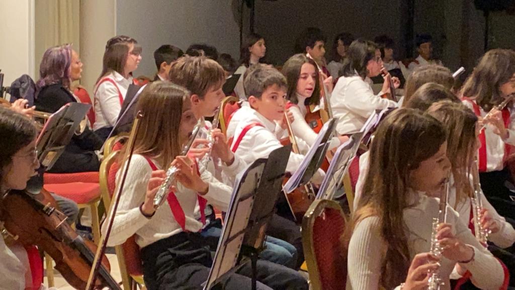Concerto di Natale dell’Orchestra dell’I. C. Minozzi Festa e mercatino della solidarietà presso la Casa Sant’Anna di Matera