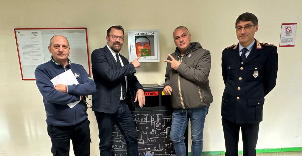 Matera, installato in municipio il primo defibrillatore semiautomatico: la Casa comunale è cardio protetta