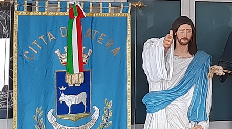 Matera, in mostra in via del Corso una statua del Carro della Bruna. Iniziativa dell’associazione Fede e Tradizione