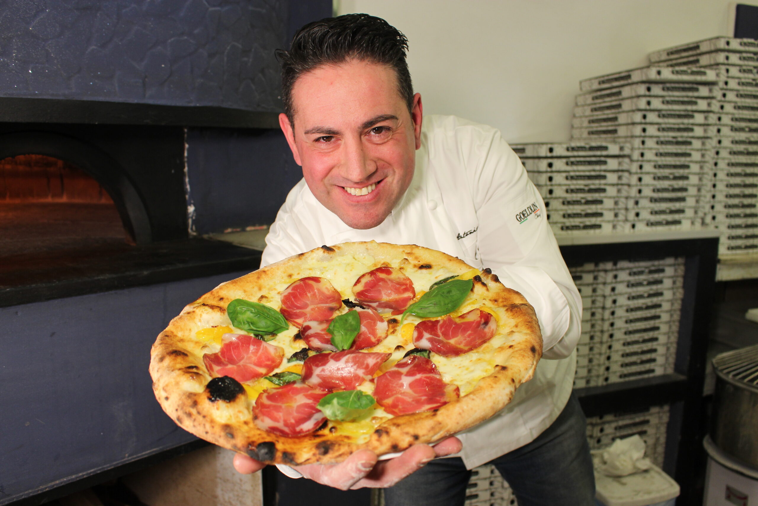 Matera, la pizzeria di Antonio Lieto è la prima nella città dei Sassi a essere inclusa nell’albo delle pizzerie veraci dell’Associazione Vera Pizza Napoletana