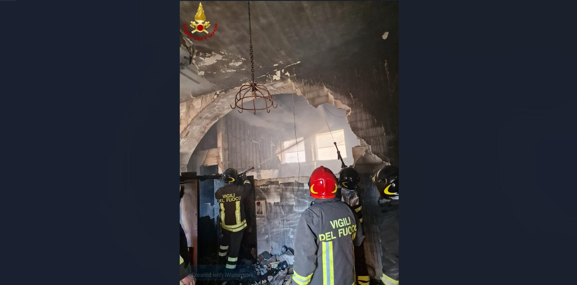 Incendio in un appartamento a Tinchi, intervento dei Vigili del fuoco