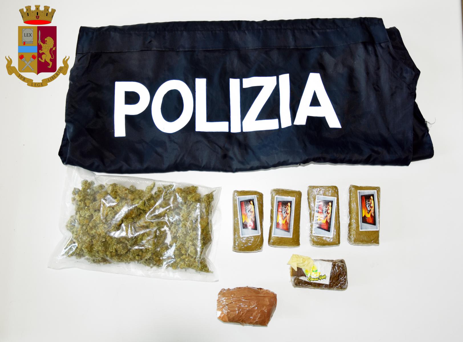 Cocaina, hashish e marijuana in un pannello del bagagliaio dell’auto: 45enne arrestato sulla Basentana dalla Polizia di Matera