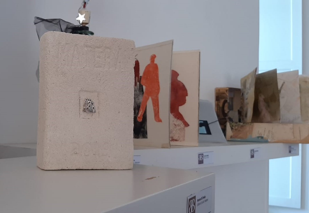 Franco Di Pede partecipa alla VI edizione della Biennale del libro d’artista con l’opera “Libro di tufo”
