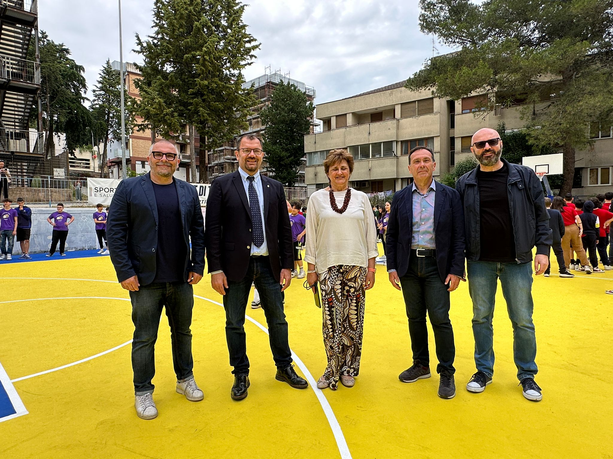 Matera, inaugurato il campo da basket al rione Lanera