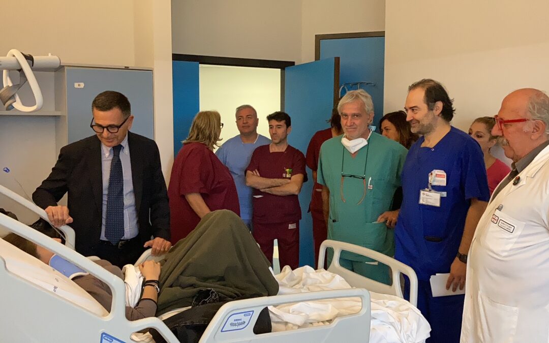 Incidente bus a Montescaglioso: dei 33 feriti rimangono ricoverati solo 3 pazienti. Nessuno in condizioni critiche. Visita ai feriti in ospedale del Commissario Maurizio Friolo