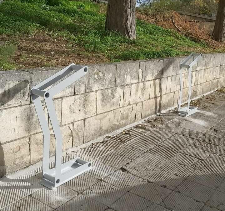 Mobilità urbana sostenibile, installate a Matera cento nuove rastrelliere per biciclette