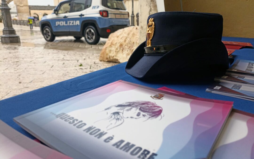 La Polizia di Stato di Matera in piazza Vittorio Veneto per la Giornata internazionale contro la violenza sulle donne