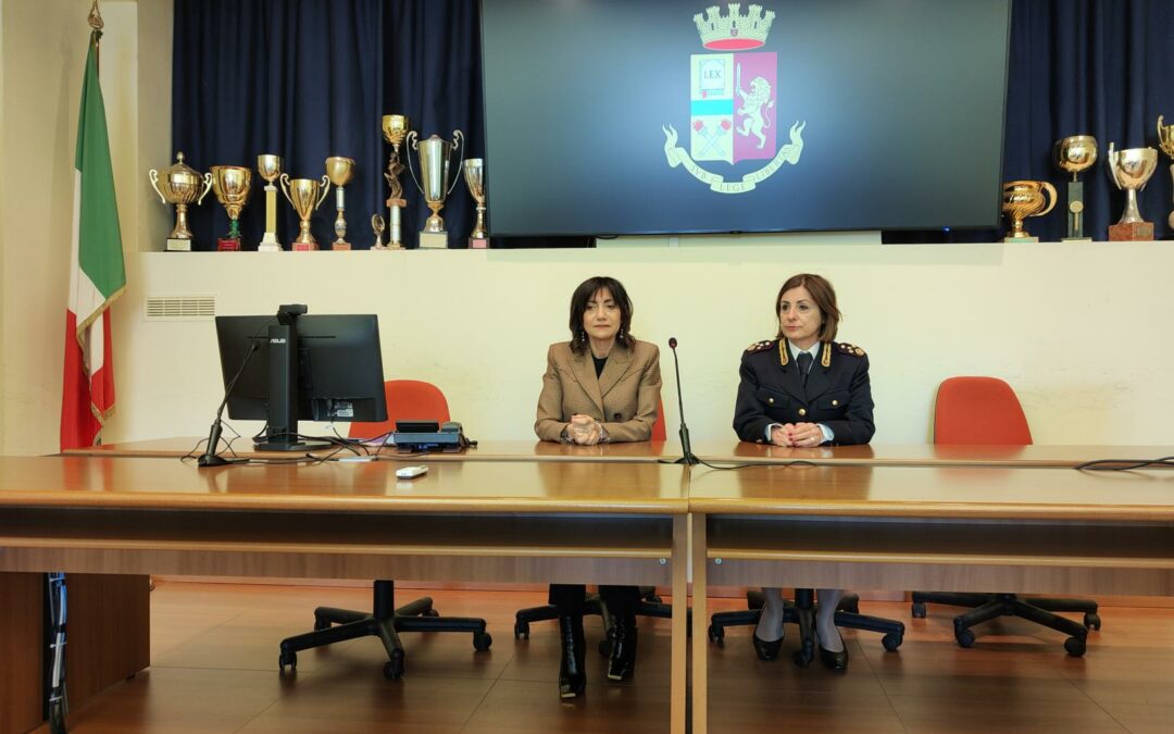 Il Questore di Matera Emma Ivagnes ha accolto il Vice Questore della Polizia di Stato Elena Raggio, assegnata alla Divisione Polizia Anticrimine